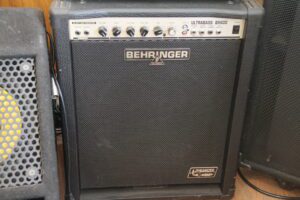 Behringer UltraBass BX600