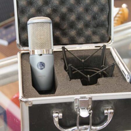 AKG Perception 420