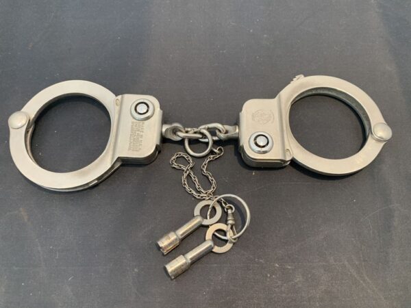 Smith & Wesson Model 94 Handcuffs- Excellent Condition