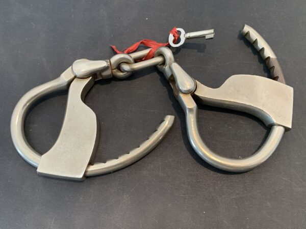 Mattatuck Handcuff