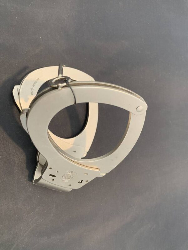 Smith and Wesson Single Hinge Handcuffs M-200 Nickle - Image 3