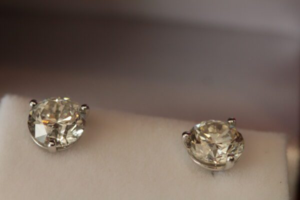 Diamond Stud Earrings 2.34 Carrots
